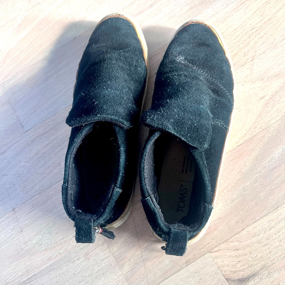 TOMS Paxton Slip-ons Black size 8